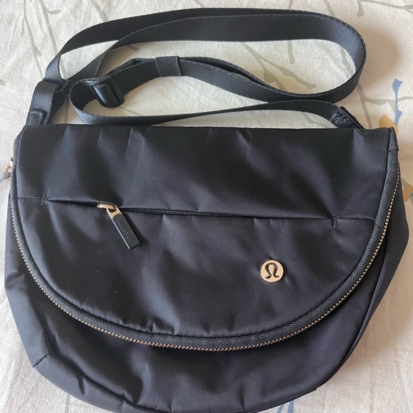 lululemon athletica Black Crossbody Bag - Picture 5 of 14
